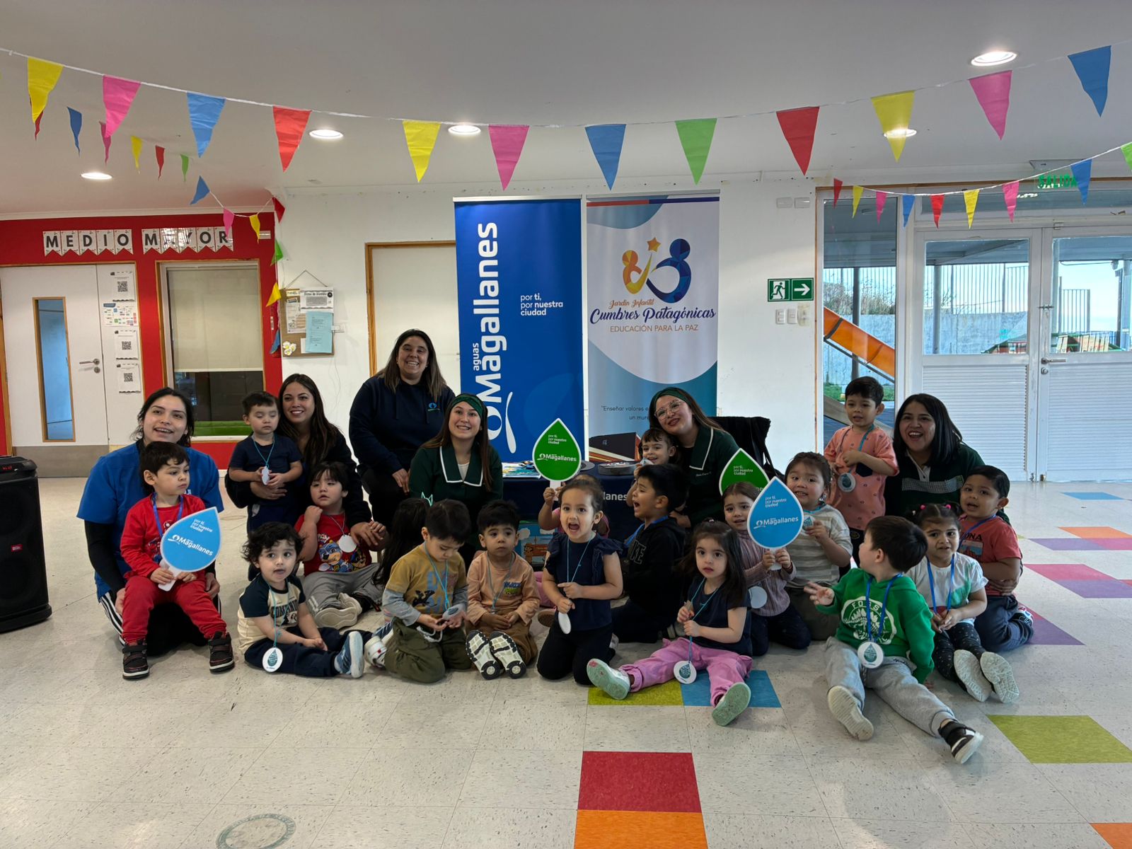 Niñas y niños de la Junji aprenden a cuidar el alcantarillado con cuenta cuentos de Aguas Magallanes